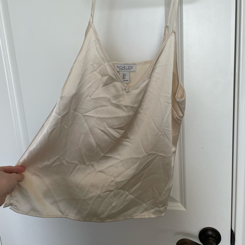 Silky light yellow tank
